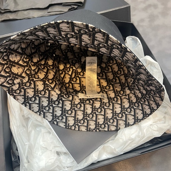 Dior Teddy bucket hat - Picture 1 of 2